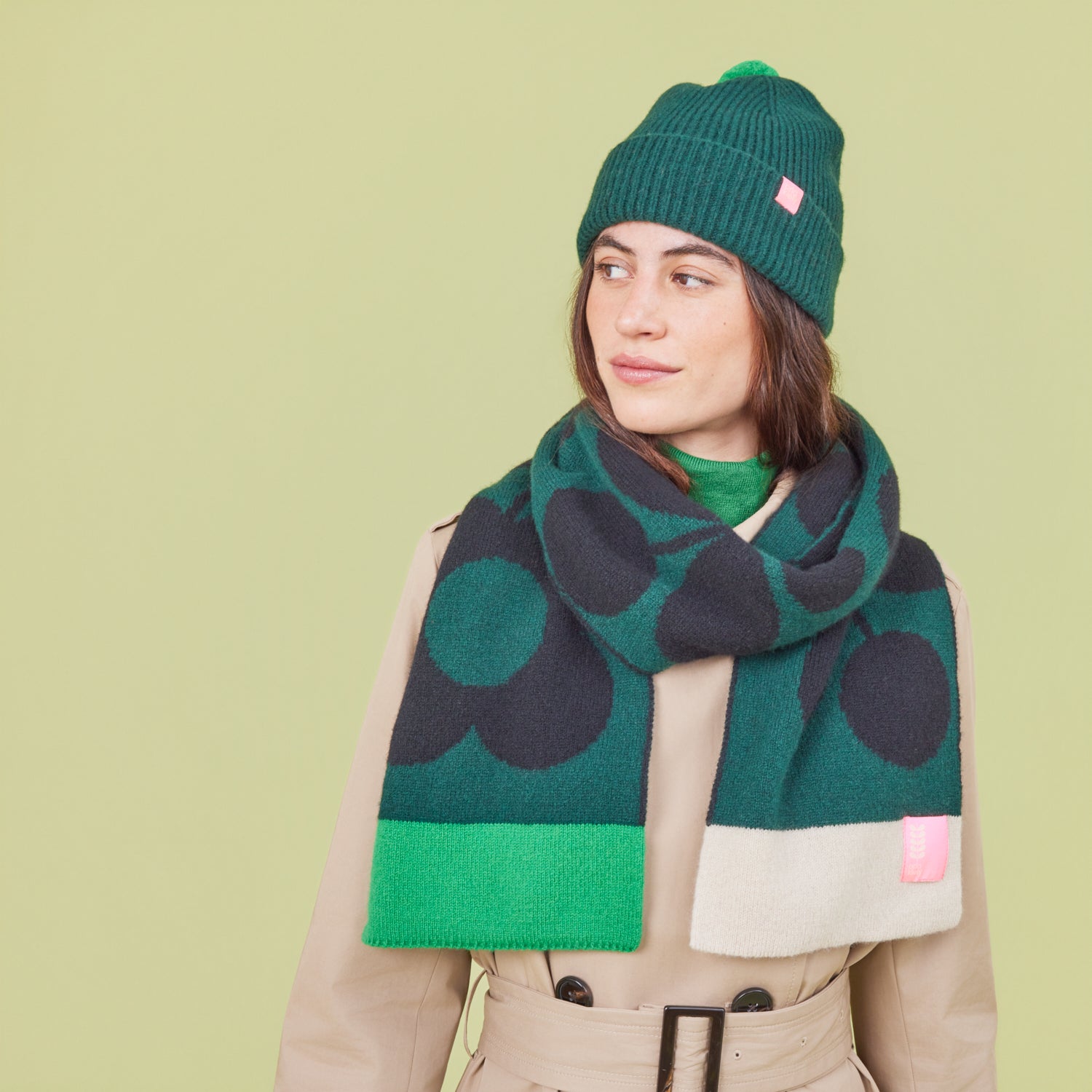 Stem Sprig Wool Scarf - Forest Black