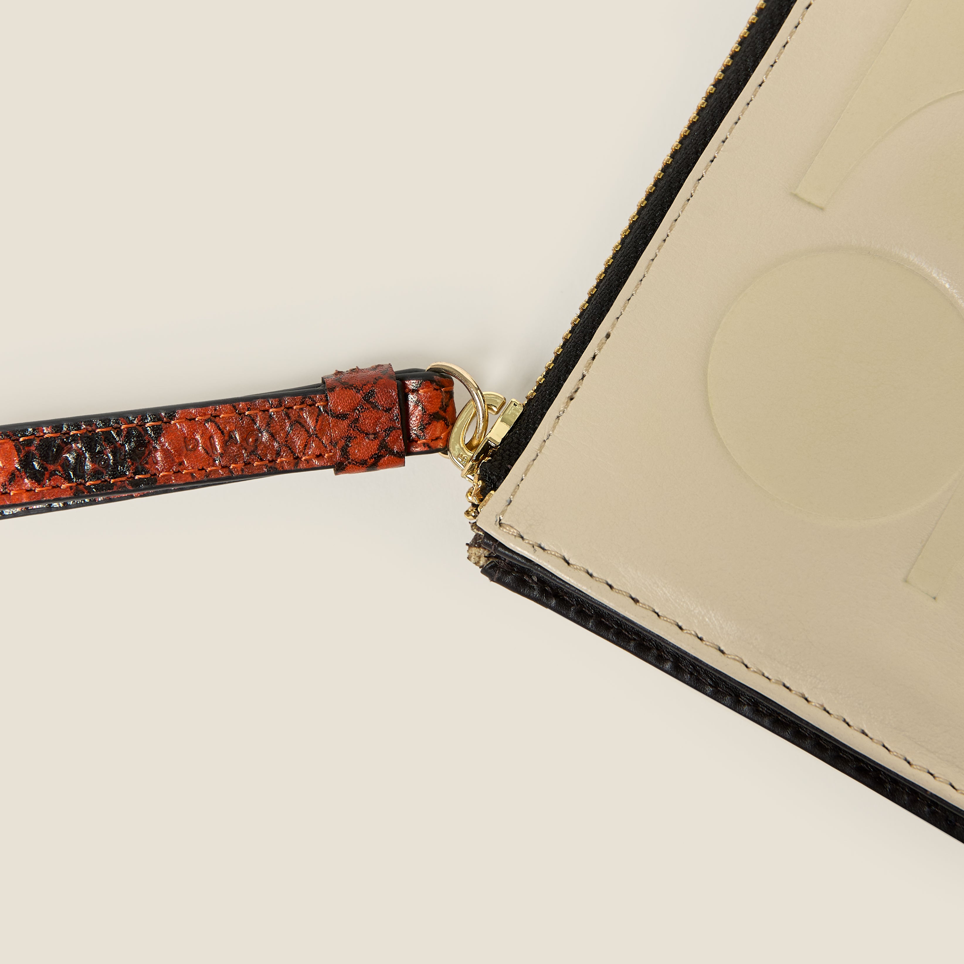 Flat Zip Leather Wallet - White Crème