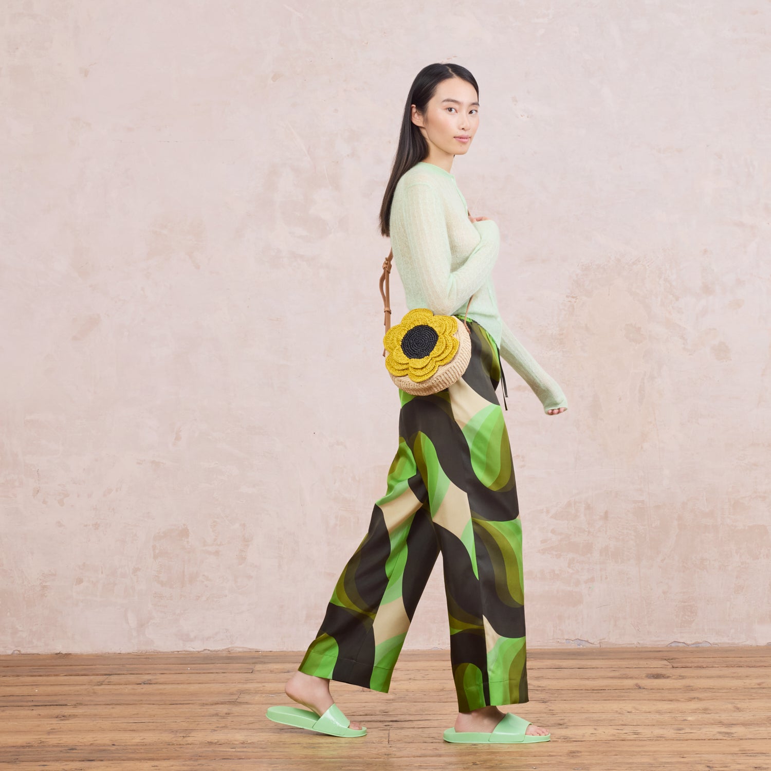 Flower Circle Raffia Crossbody - Sunflower