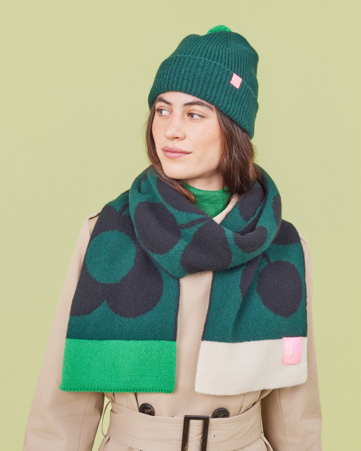 Stem Sprig Wool Scarf - Forest Black
