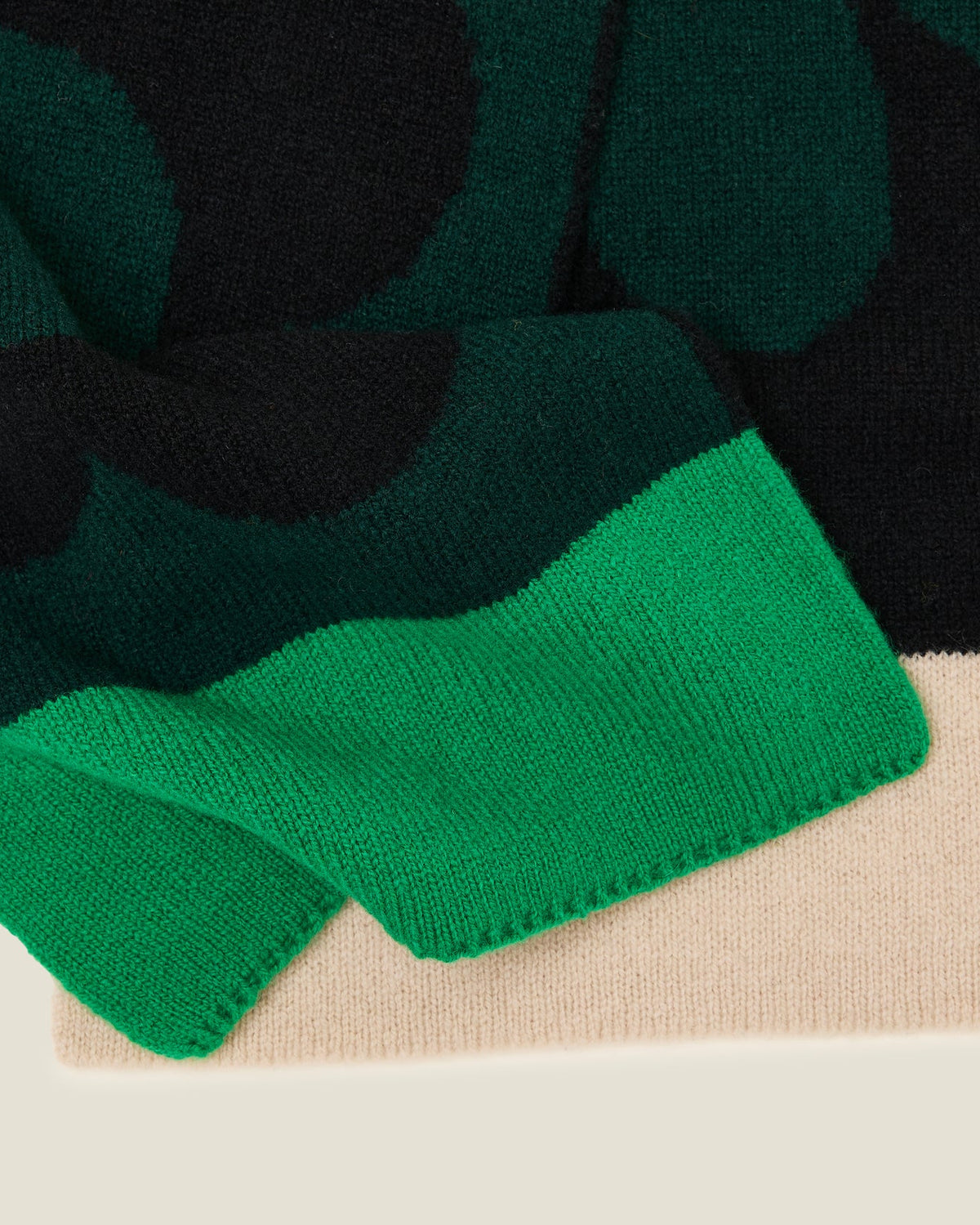 Stem Sprig Wool Scarf - Forest Black