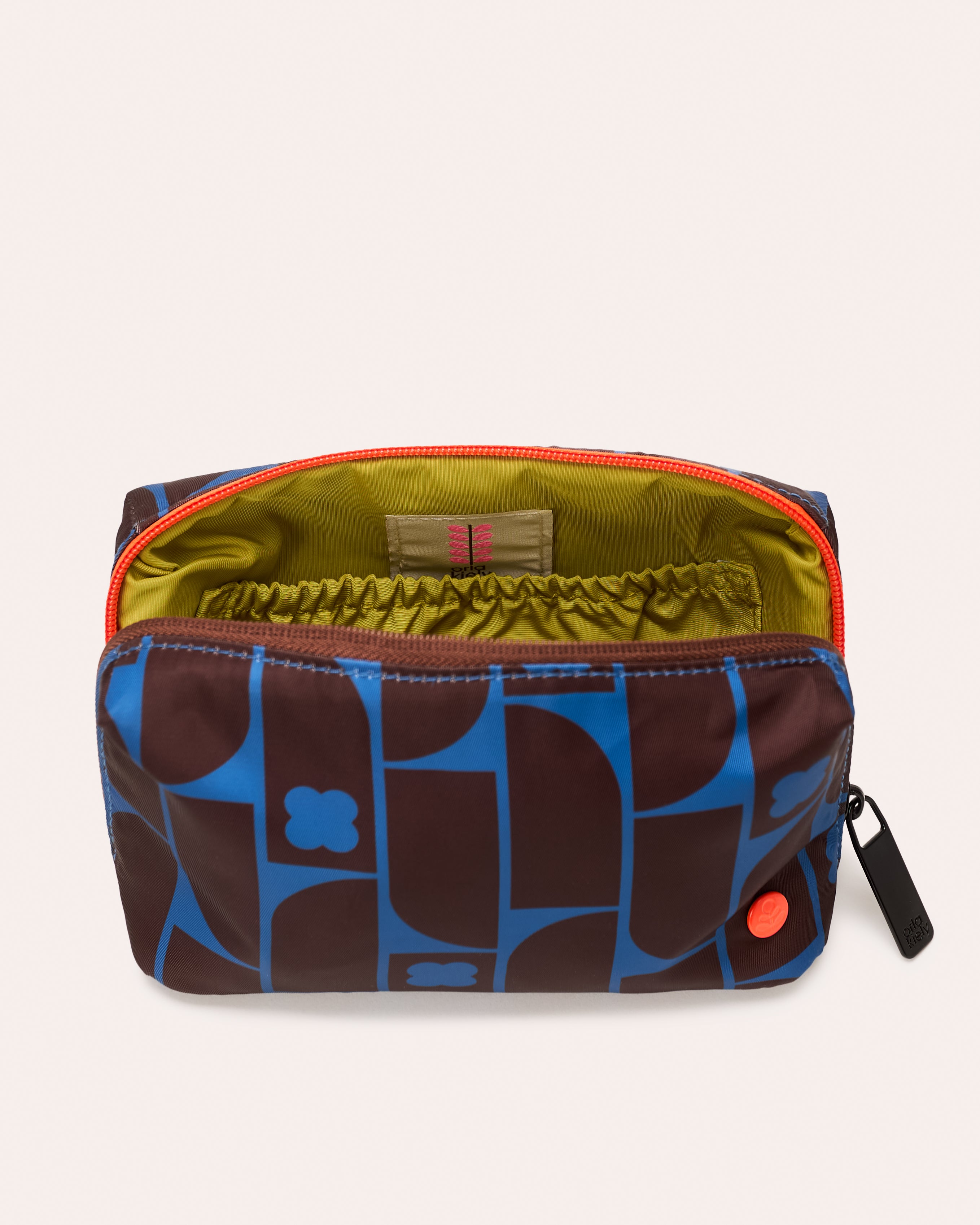 Beta Medium Pouch - Metro Tile Ink