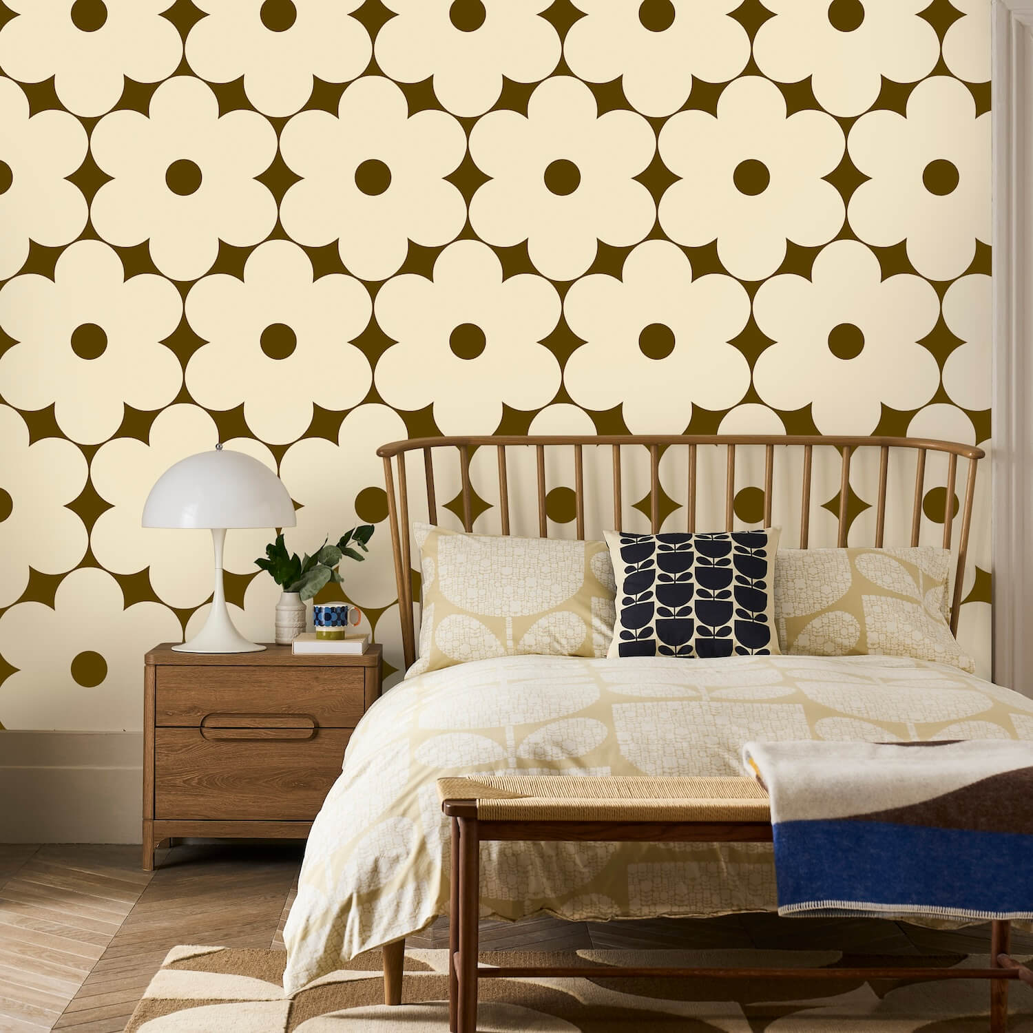 Flower Power Cream/Walnut Wallpaper
