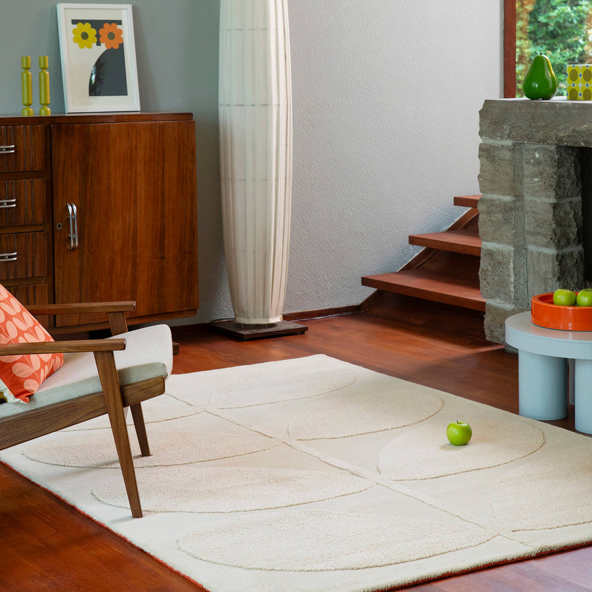 Solid Stem Rug Ecru