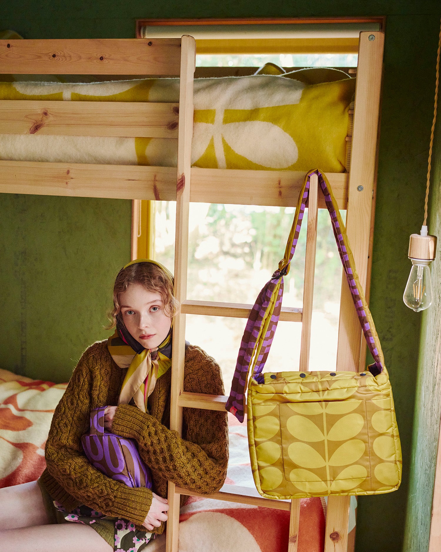 Reversible Puffy Crossbody - Solid Stem Gorse and Heather