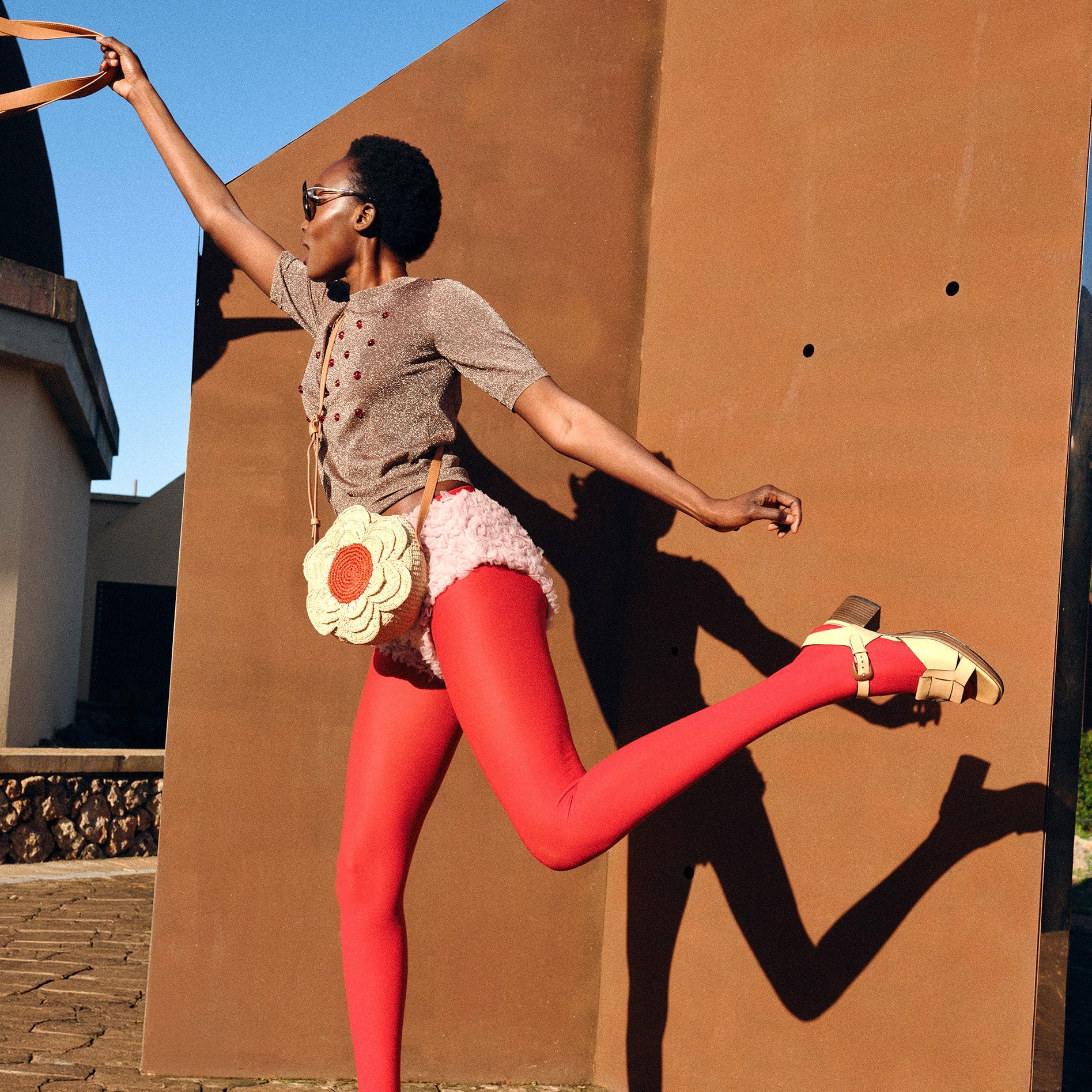 Flower Circle Raffia Crossbody - Natural